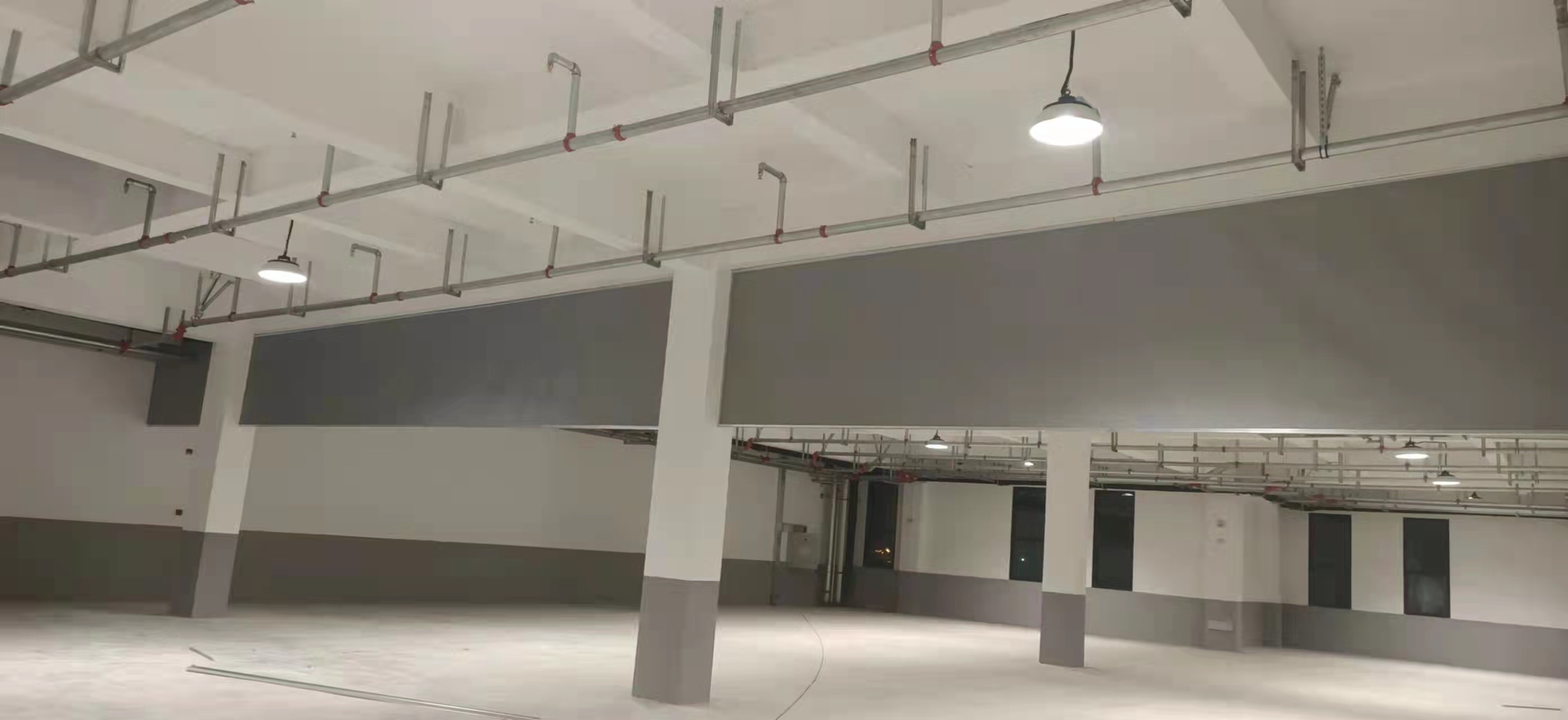 江蘇擋煙垂壁廠家介紹-不同材質(zhì)的擋煙垂壁在哪些場所適用？